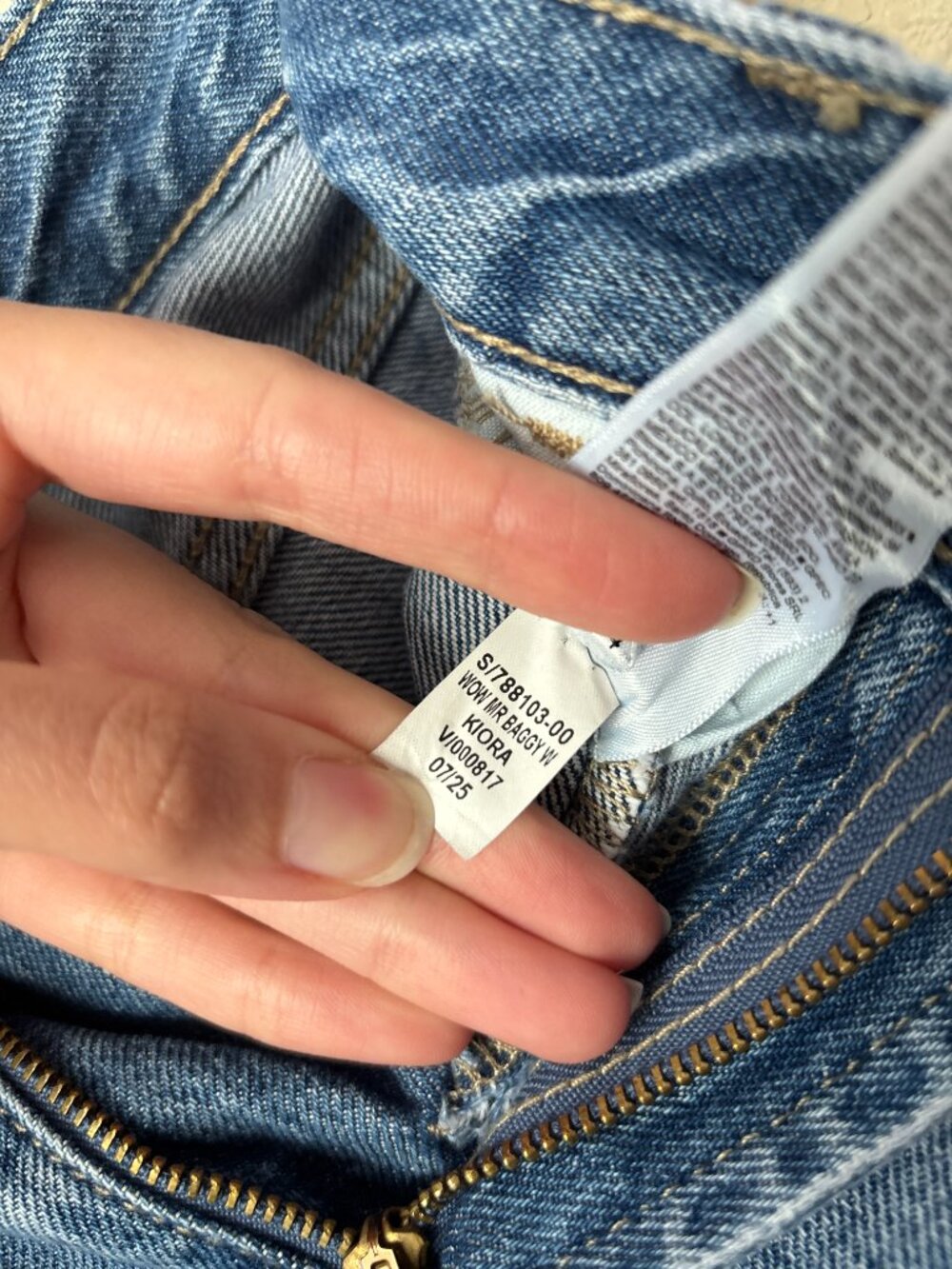 Old Navy Mid-Rise Wow Baggy Wide-Leg Jeans - Picture 10 of 11